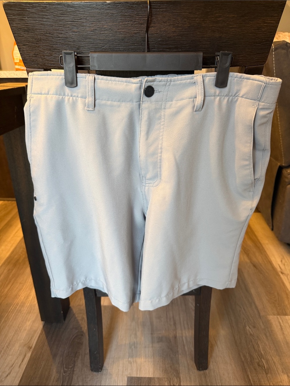 Buckle Light Gray Men's Hybrid Shorts